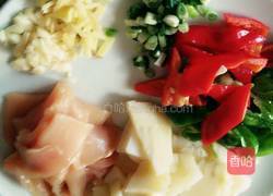 鲜笋滑鸡片的做法图解2