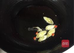 娃娃菜炒木耳的做法图解2