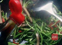 茼蒿杆炒香干的做法图解9