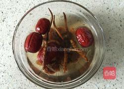 花胶虫草炖鸡汤的做法图解1
