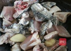 财鱼豆腐枸杞汤的做法图解5