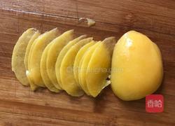 黄桃水果寿司的做法图解2