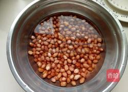 花生猪蹄汤的做法图解4