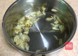 百合炖雪梨的做法图解2