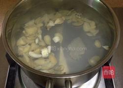 百合炖雪梨的做法图解3