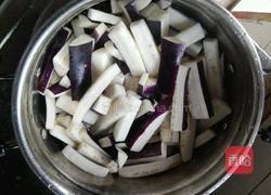咸鱼茄子煲的做法图解1
