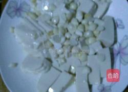 杏仁芝麻拌豆腐的做法图解1