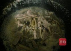 鲜茶树菇炒肉的做法图解7