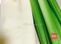 西芹炒千張的做法圖解1