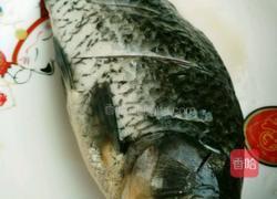 蒸鲫鱼的做法图解1