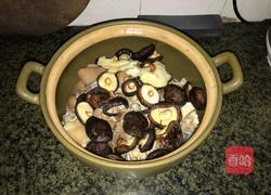 冬菇焖猪手的做法图解7