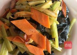 西芹炒木耳的做法图解9