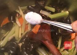 西芹炒木耳的做法图解6