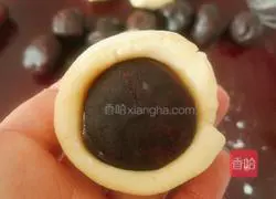 Illustration of how to make bean paste cake 12