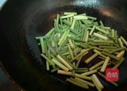 蒜苔炒鸡心的做法图解7