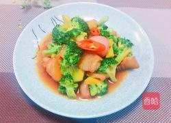 西兰花炒五花肉的做法图解5