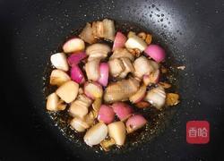 西兰花炒五花肉的做法图解3