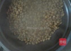 黄豆炖肉皮的做法图解2