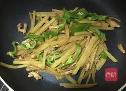 青椒炒土豆肉丝的做法图解4
