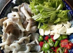 双椒秀珍菇炒牛肉的做法图解2