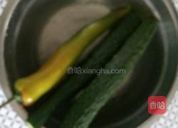 素炒瓜片木耳尖椒的做法图解1