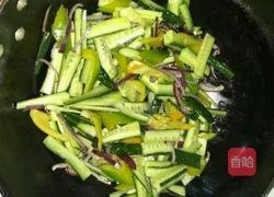 素炒瓜片木耳尖椒的做法图解7