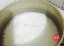 桃花羹配五彩时蔬卷的做法图解3