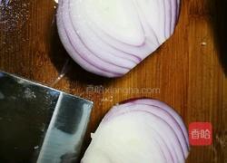 「Cathy边吃边营养」洋葱清炒有机菜花 非干锅版的做法图解2