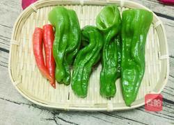 荷包蛋炒五花肉的做法图解1