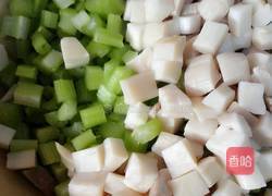 香辣杏鲍菇芹菜丁的做法图解1