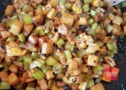 香辣杏鲍菇芹菜丁的做法图解10