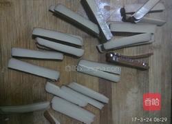 凉拌芹菜豆干的做法图解2