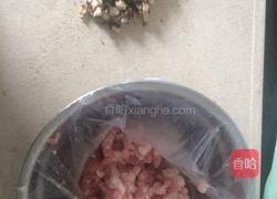 鹌鹑蛋肉丸（自创）的做法图解2