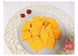 清炒南瓜片的做法图解1