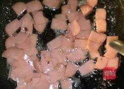 孜然炒香肠的做法图解2