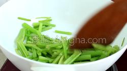 芹菜炒肉的做法图解15