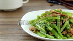 芹菜炒肉的做法图解22