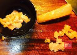 秋葵炒鸡丁的做法图解2