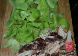 莴笋烧咸肉的做法图解2