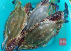 葱香海蟹的做法图解1