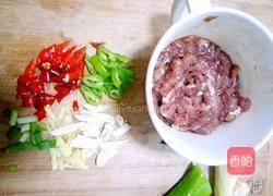 肉丝炒辣皮的做法图解2