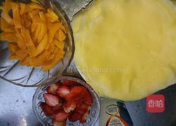 草莓芒果千层的做法图解2