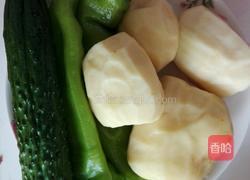 黄瓜土豆片的做法图解1