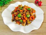 胡萝卜炒肉丁的做法[图]