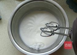 草莓奶油蛋糕卷的做法图解8