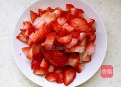 草莓奶油蛋糕卷的做法图解15