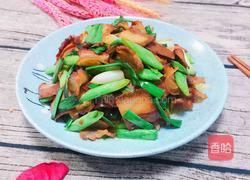 腊肉炒青蒜的做法图解5