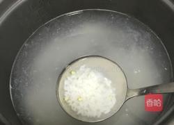 香菇杂蔬瘦肉粥的做法图解2