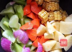 三鲜焖锅的做法图解1