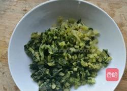 香肠咸菜炒蚕豆的做法图解6